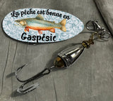 La pêche est bonne en Gaspésie - Cuillère & hameçon de pêche