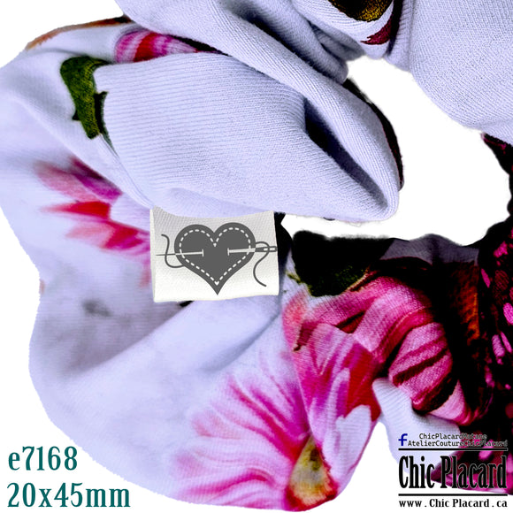 Broderie 20x45mm - Satin blanc & encre grise