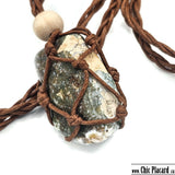 Polished agate - Braided &amp; adjustable pendant by La Quaridaine