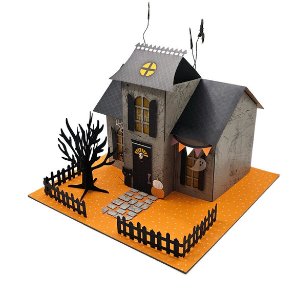 Maison hantée - scrapbooking par Linda