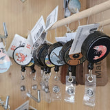 Porte-badge rétractable