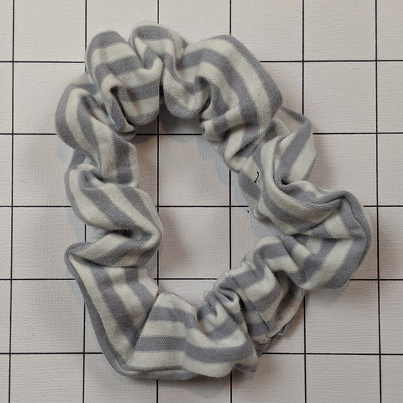 Gray white striped scrunchie 2 wraps #103