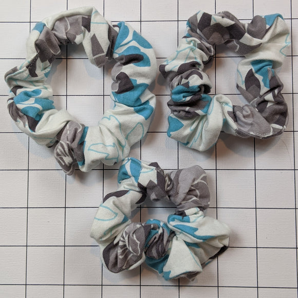White scrunchie blue flowers 2 wraps #126