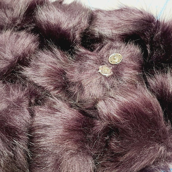 faux fox aubergine - Synthetic pompoms - October 2021 collection